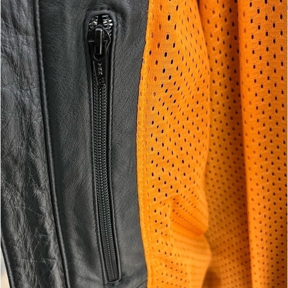 Woman’s Harley Davidson premium leather moto jacket. LIKE NEW. Size W1 - Picture 15 of 16